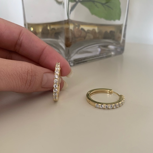 Small Gold Hoops | 14k Gold Filled - Picture 2 of 6